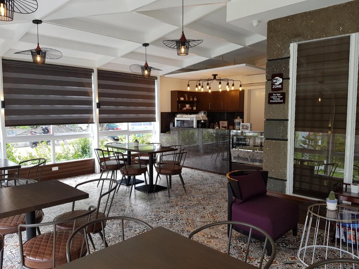Casa Estela Boutique Hotel & Cafe Calapan Eksteriør billede