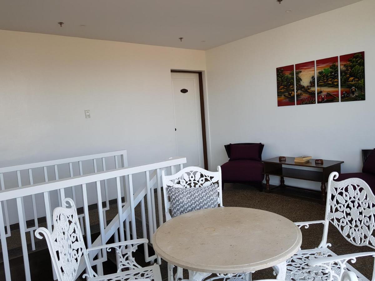 Casa Estela Boutique Hotel & Cafe Calapan Eksteriør billede