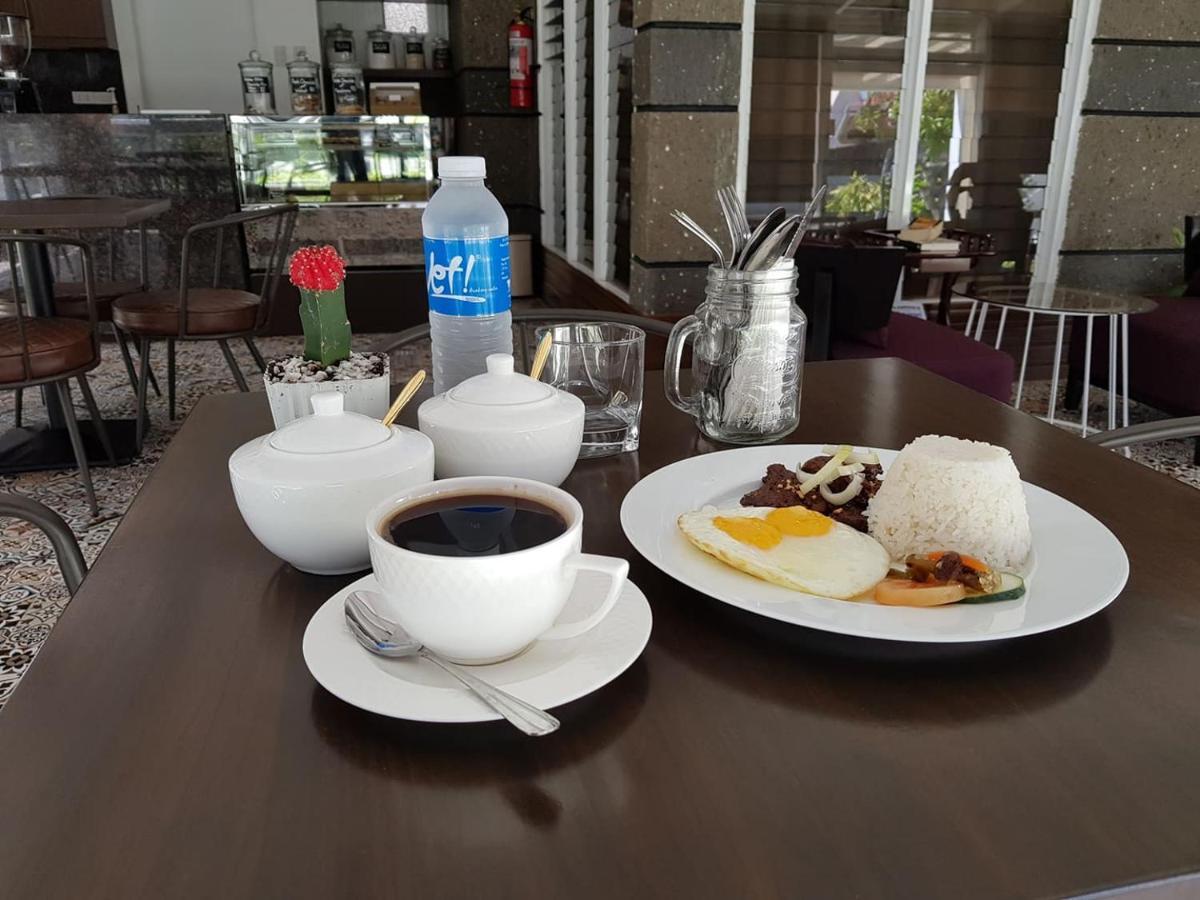 Casa Estela Boutique Hotel & Cafe Calapan Eksteriør billede